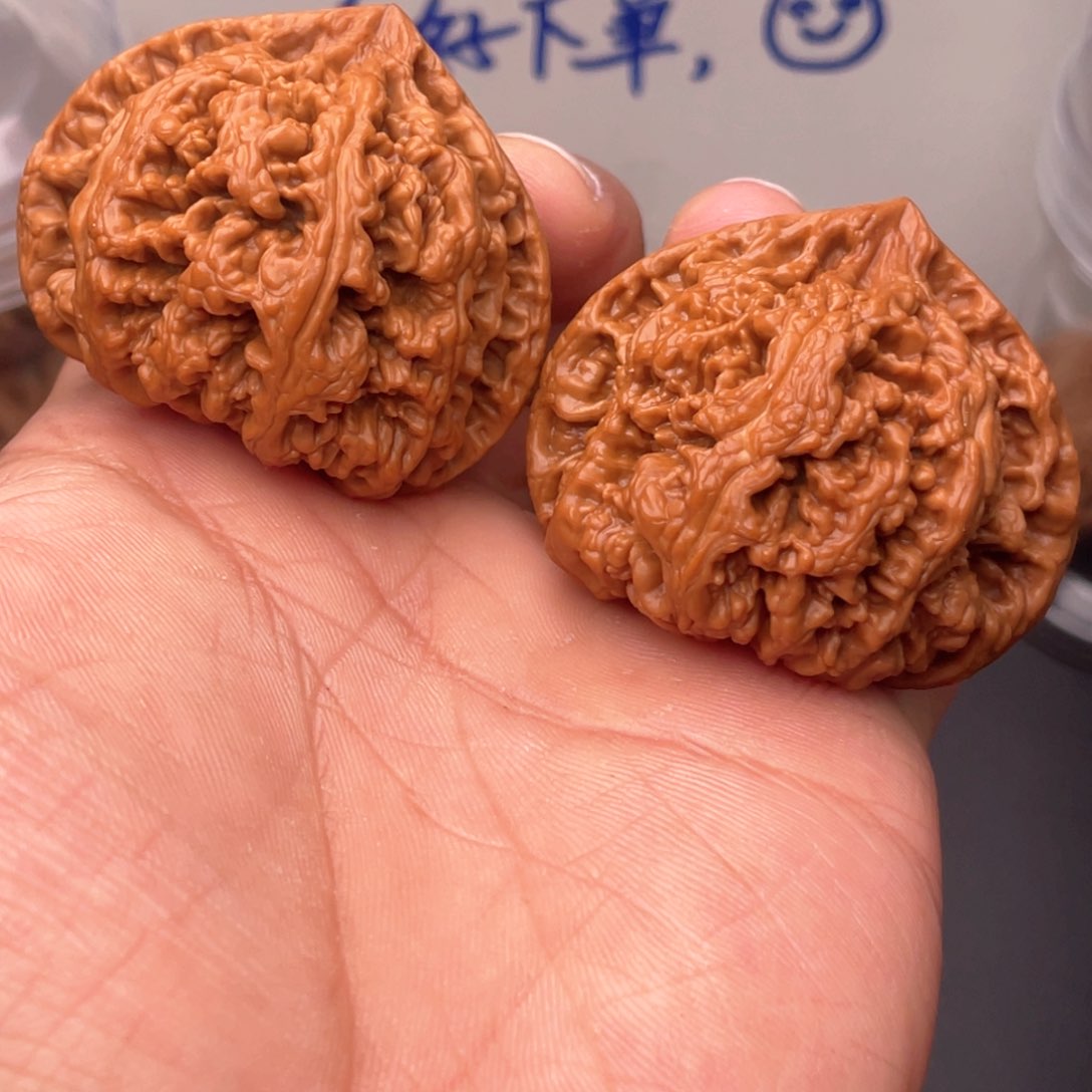 文玩核桃吊坠50三角大粗筋