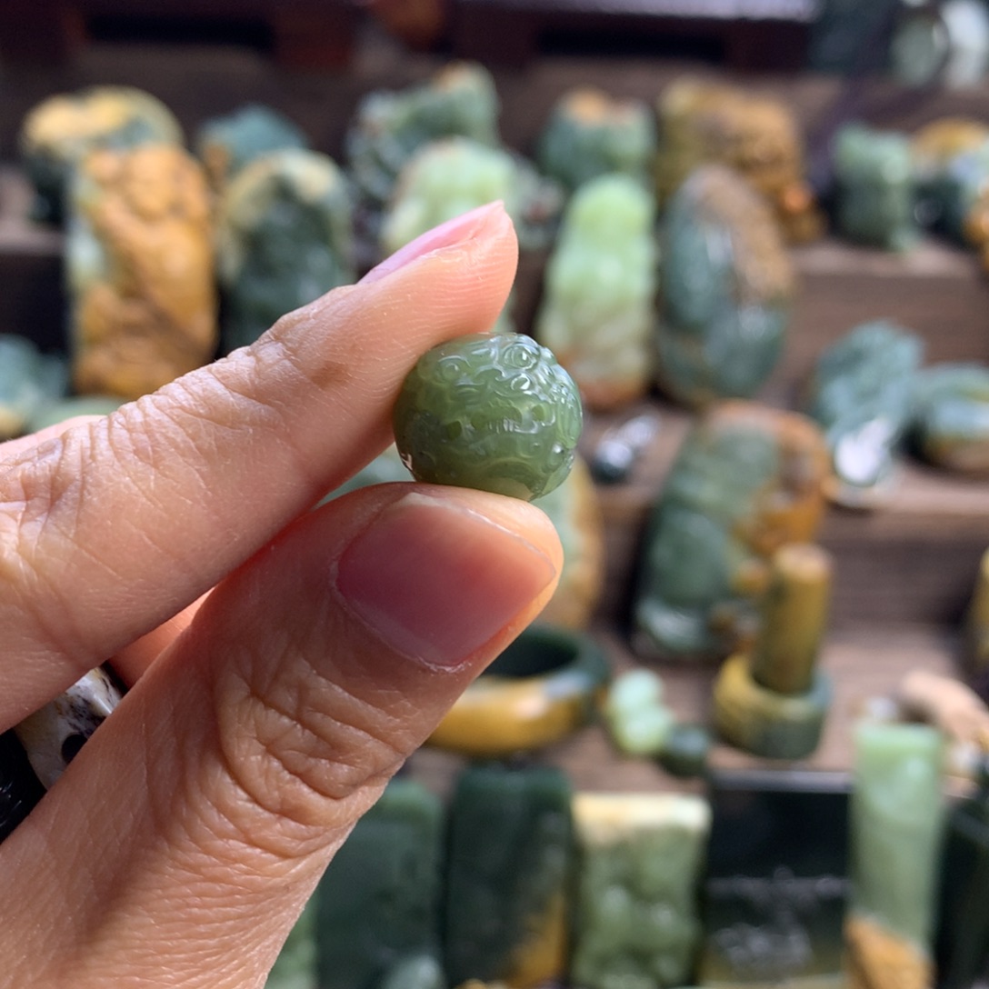岫岩老玉（透闪石质玉）挂件未镶嵌啊*