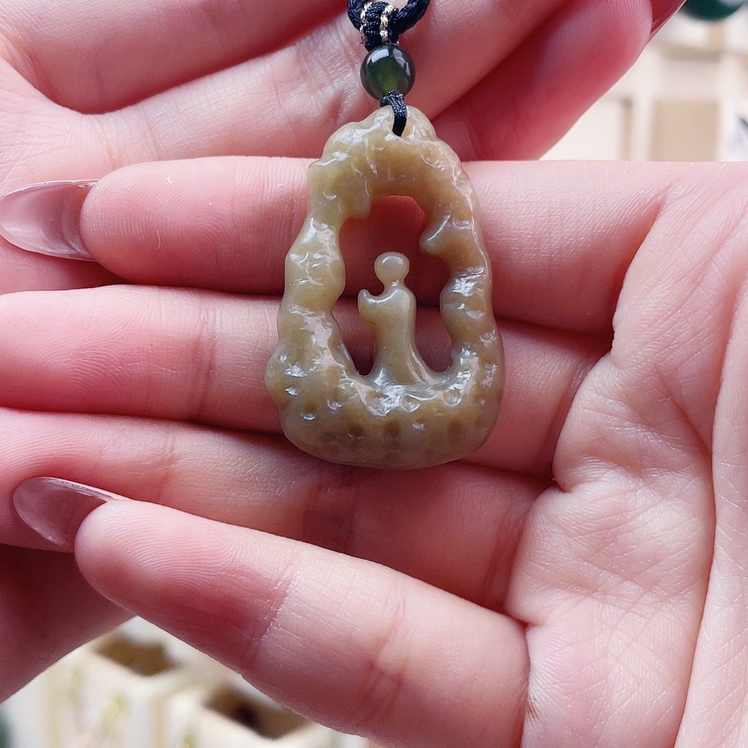 ****了和田玉未镶嵌吊坠(赠链)