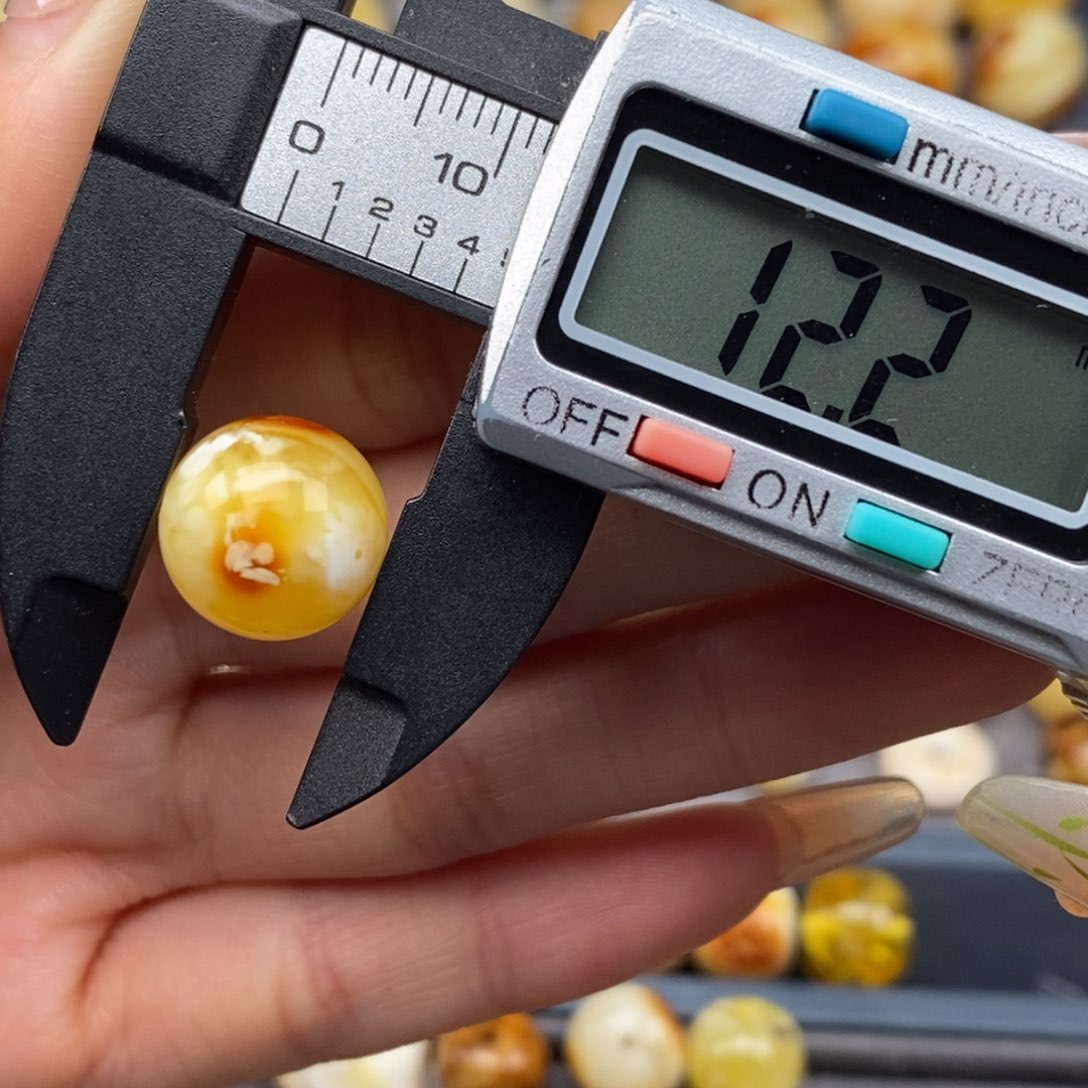 蜜蜡珠宝奇石未镶嵌