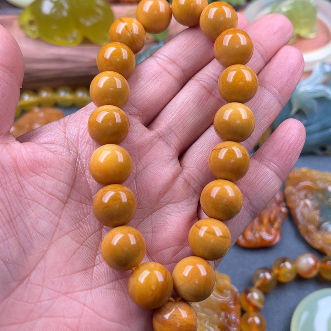 蛇纹石玉手持未镶嵌