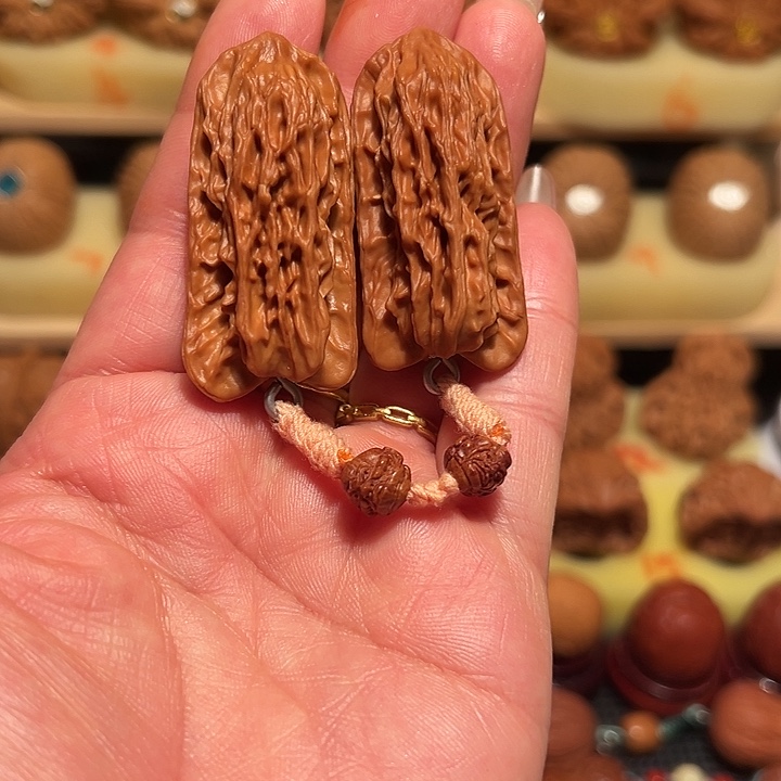 闪****桃核吊坠精品核桃