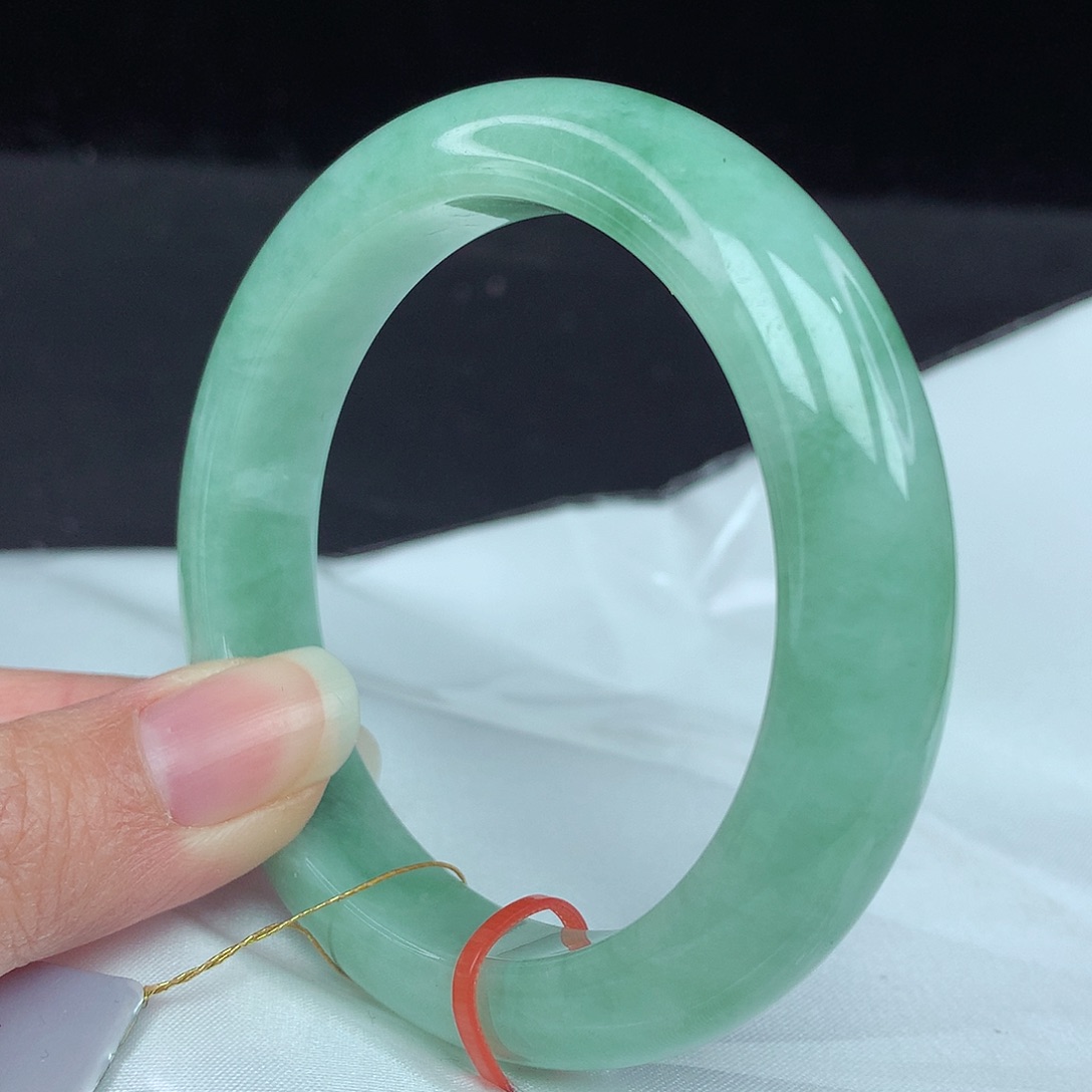 翡翠手镯未镶嵌56圈0110