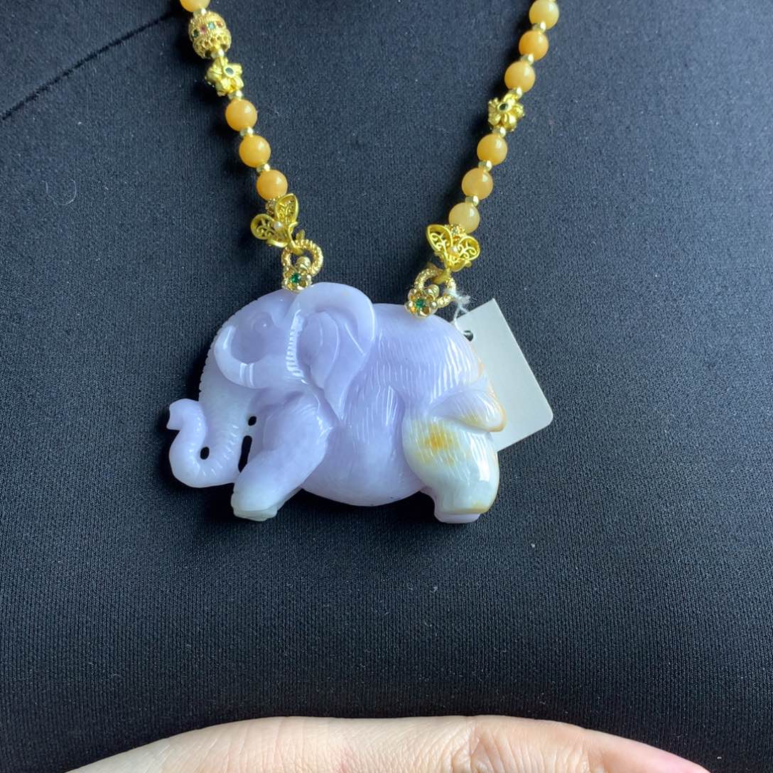 翡翠颈饰未镶嵌翡翠