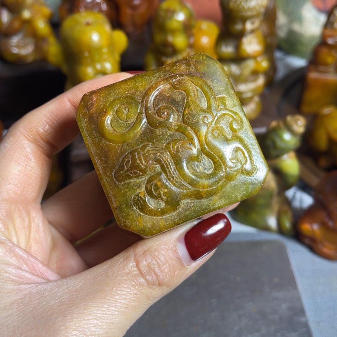 蛇纹石玉合金颈饰