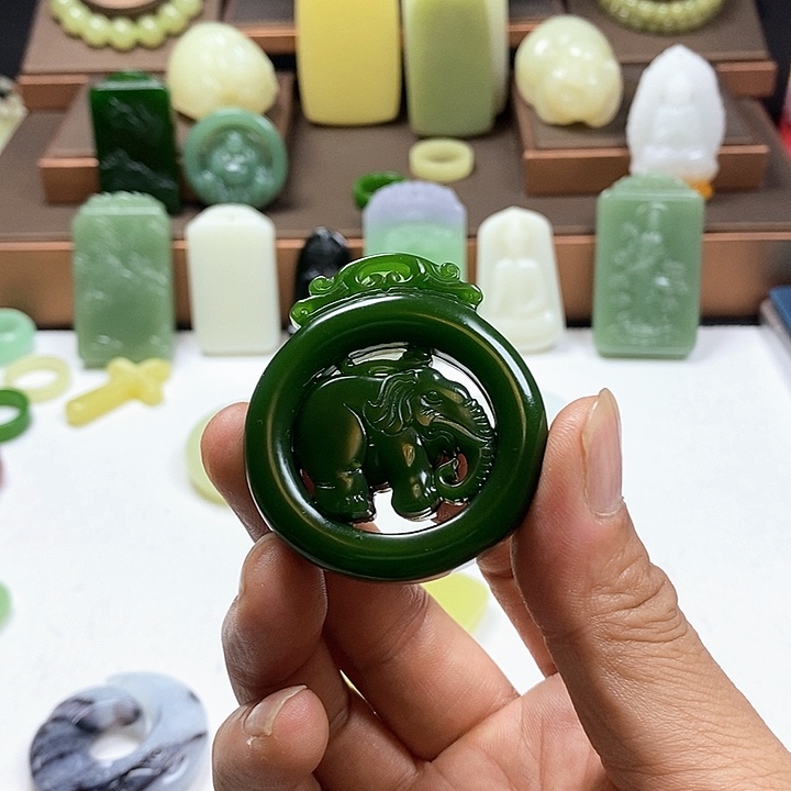 和田玉（糖玉）未镶嵌珠宝奇石