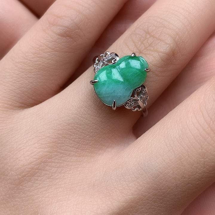 翡翠颈饰银S925镶嵌翡翠