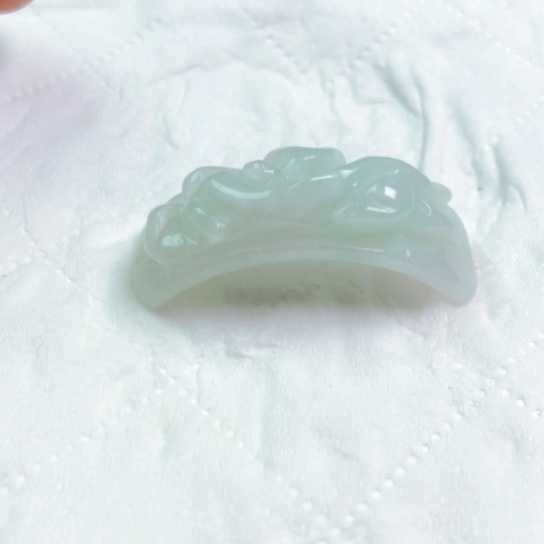 翡翠颈饰未镶嵌杨吊坠