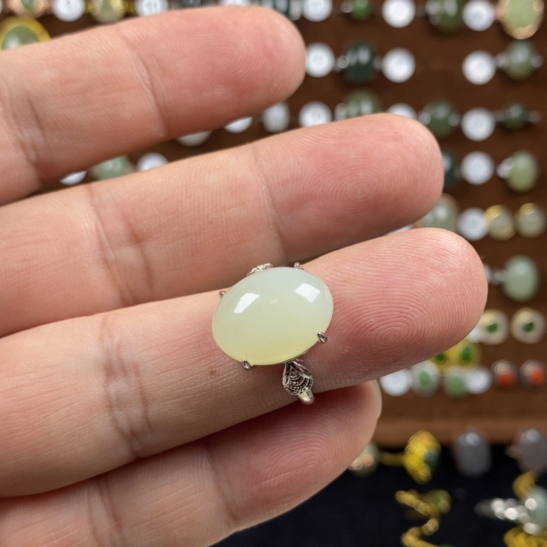 和田玉（青白玉）戒指合金