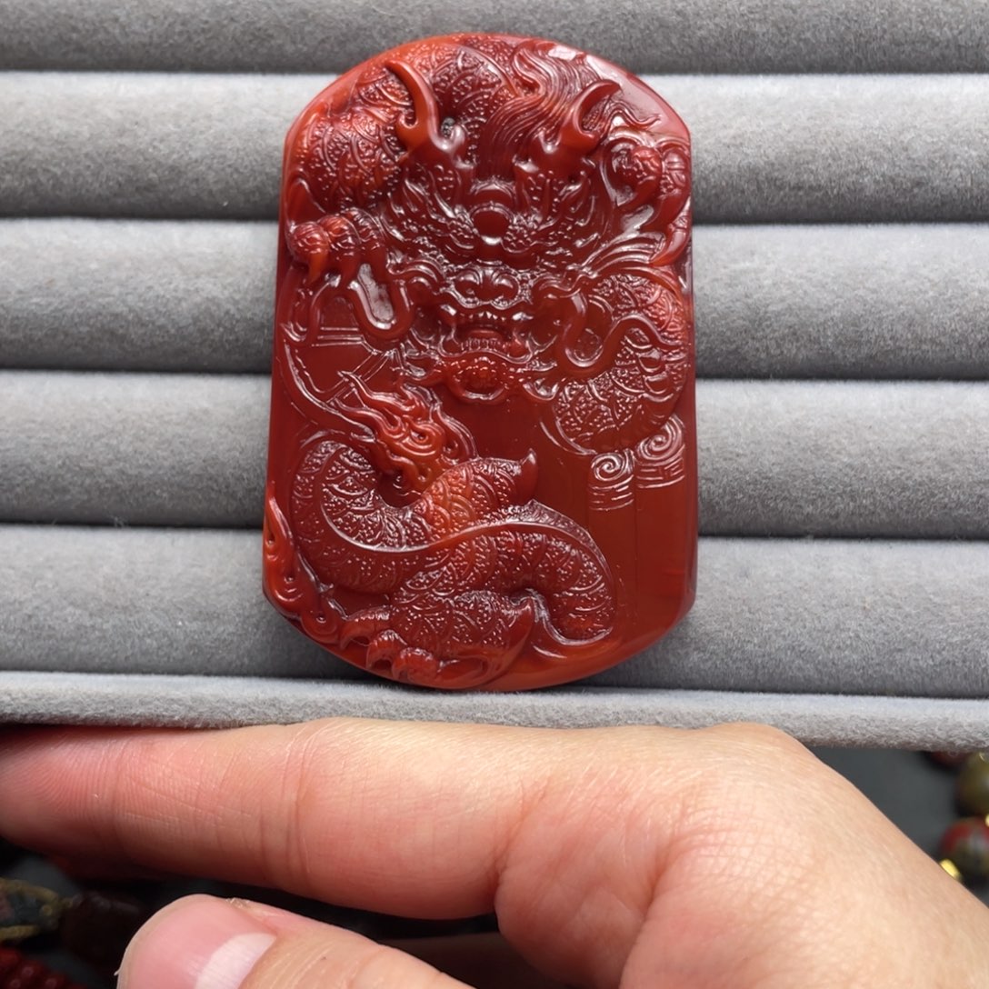 阁***家南红玛瑙未镶嵌牌子