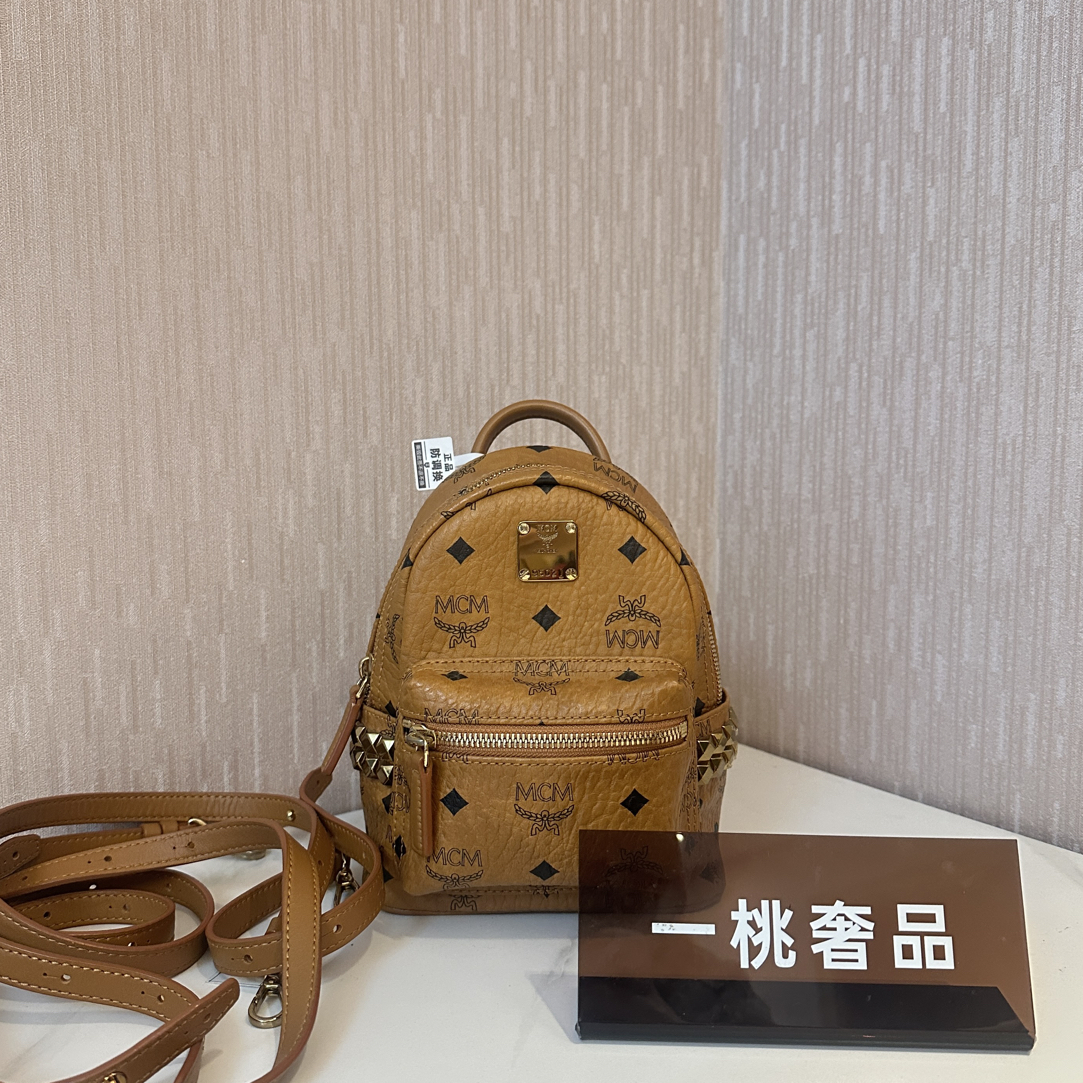 95新 MCM 一桃/mcm 干邑色迷你双肩包