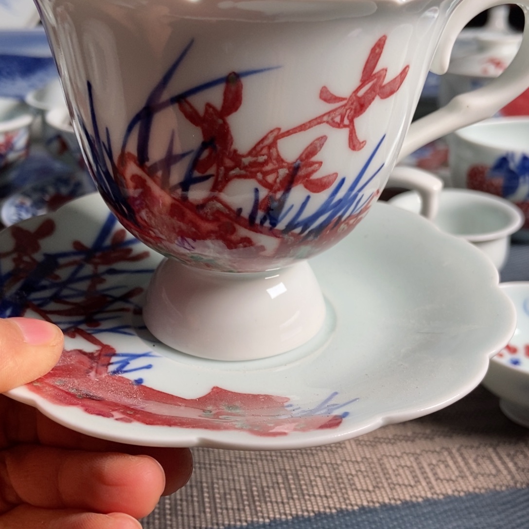 用***逃景德镇的陶瓷艺术微瑕