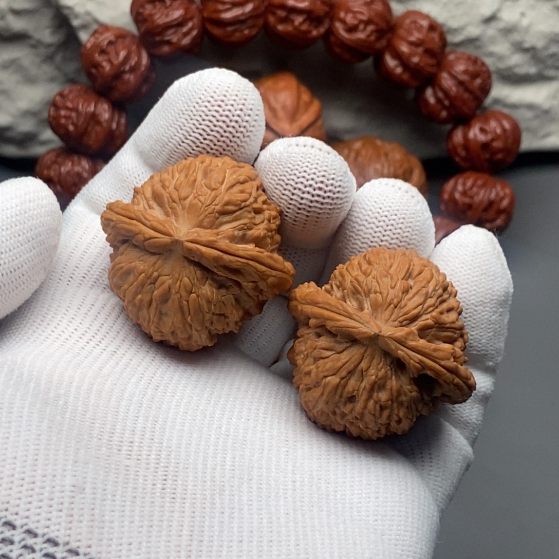 文玩核桃吊坠38白狮子