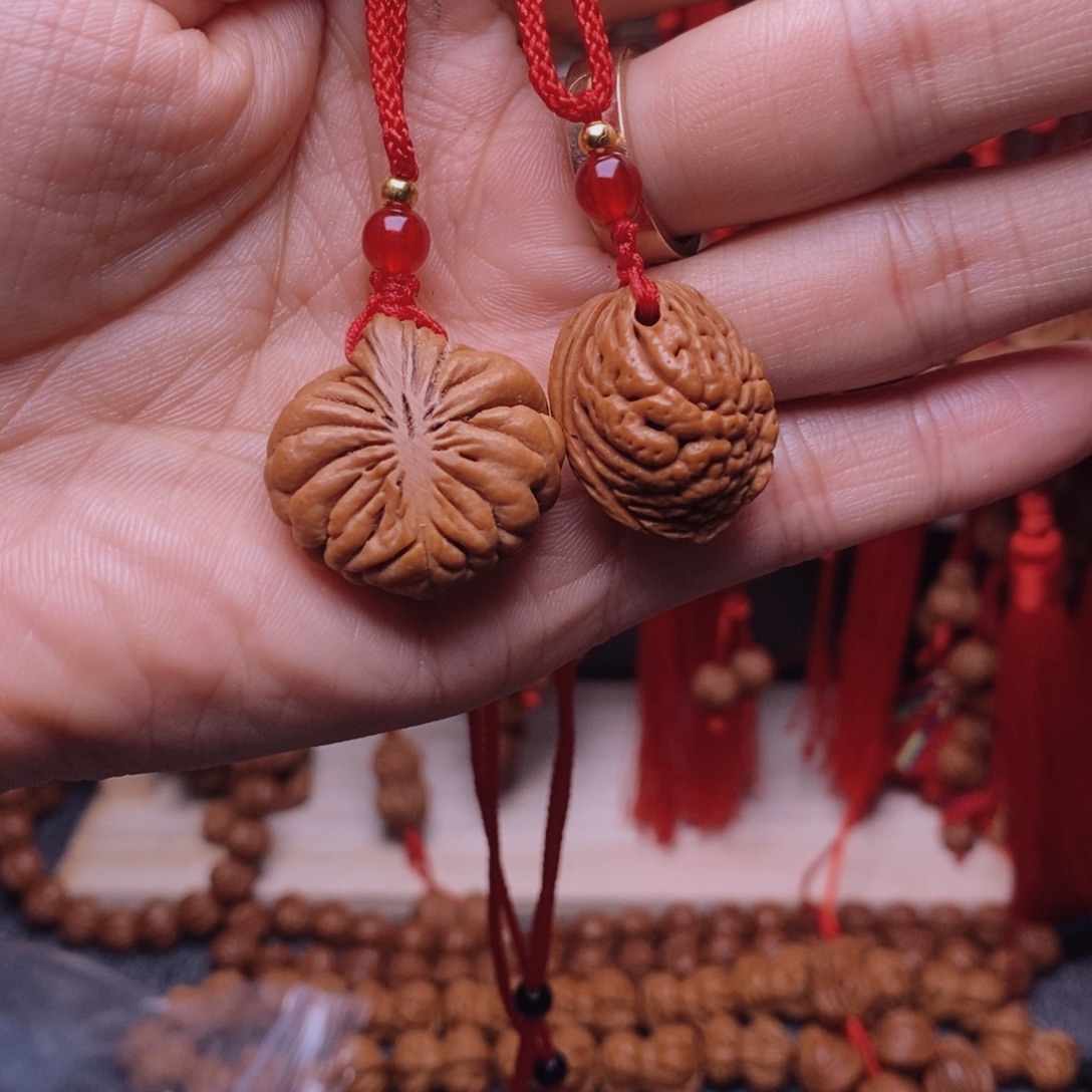 桃核吊坠龙纹桃枭