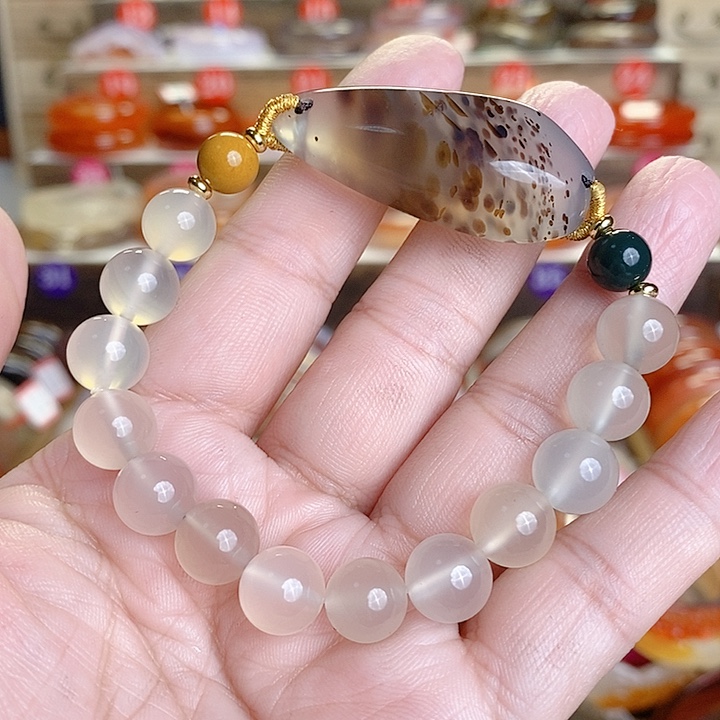 玛瑙/玉髓手镯未镶嵌