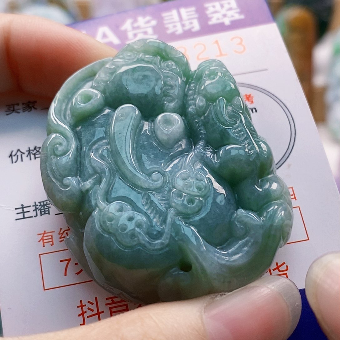 吊坠(不含链)未镶嵌翡翠