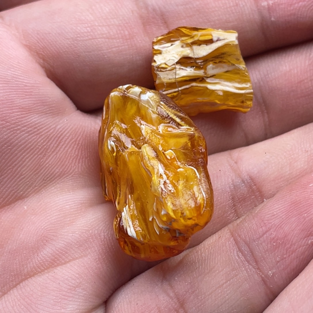 小***米定制琥珀蜜蜡原石