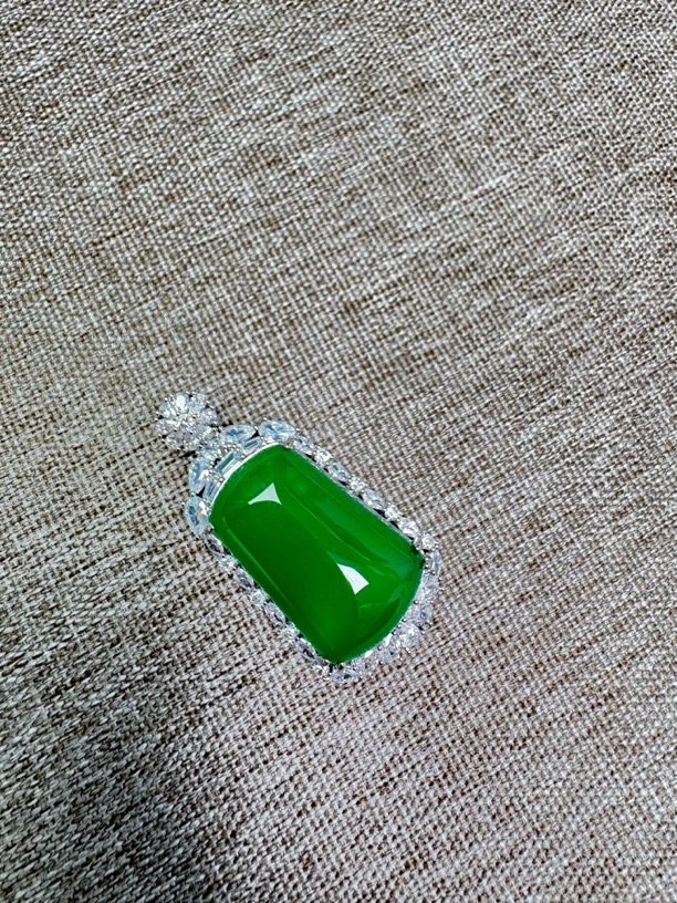 玉小安珠宝天然玉石翠绿冰透饱满无事牌新款吊坠