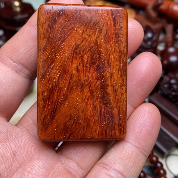 A***兽檀香紫檀（小叶紫檀）