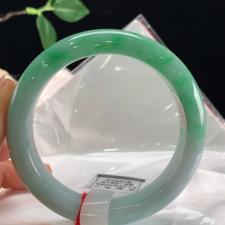 翡翠手镯未镶嵌111-0245