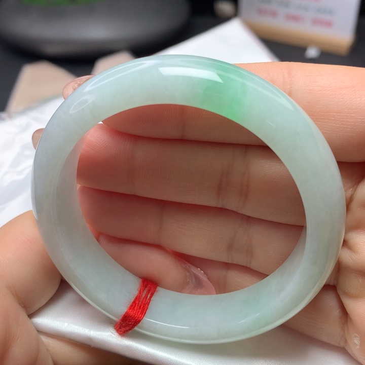 翡翠手镯未镶嵌54545555