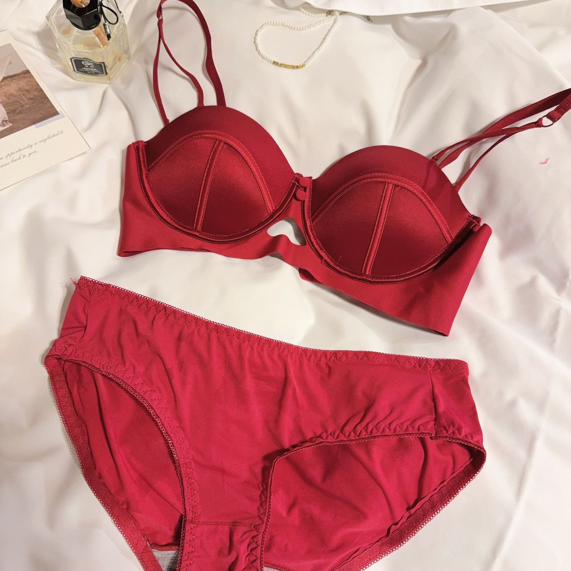 3号链接 本命年红色内衣女大胸显小胸收副乳结婚新娘文胸套装薄款