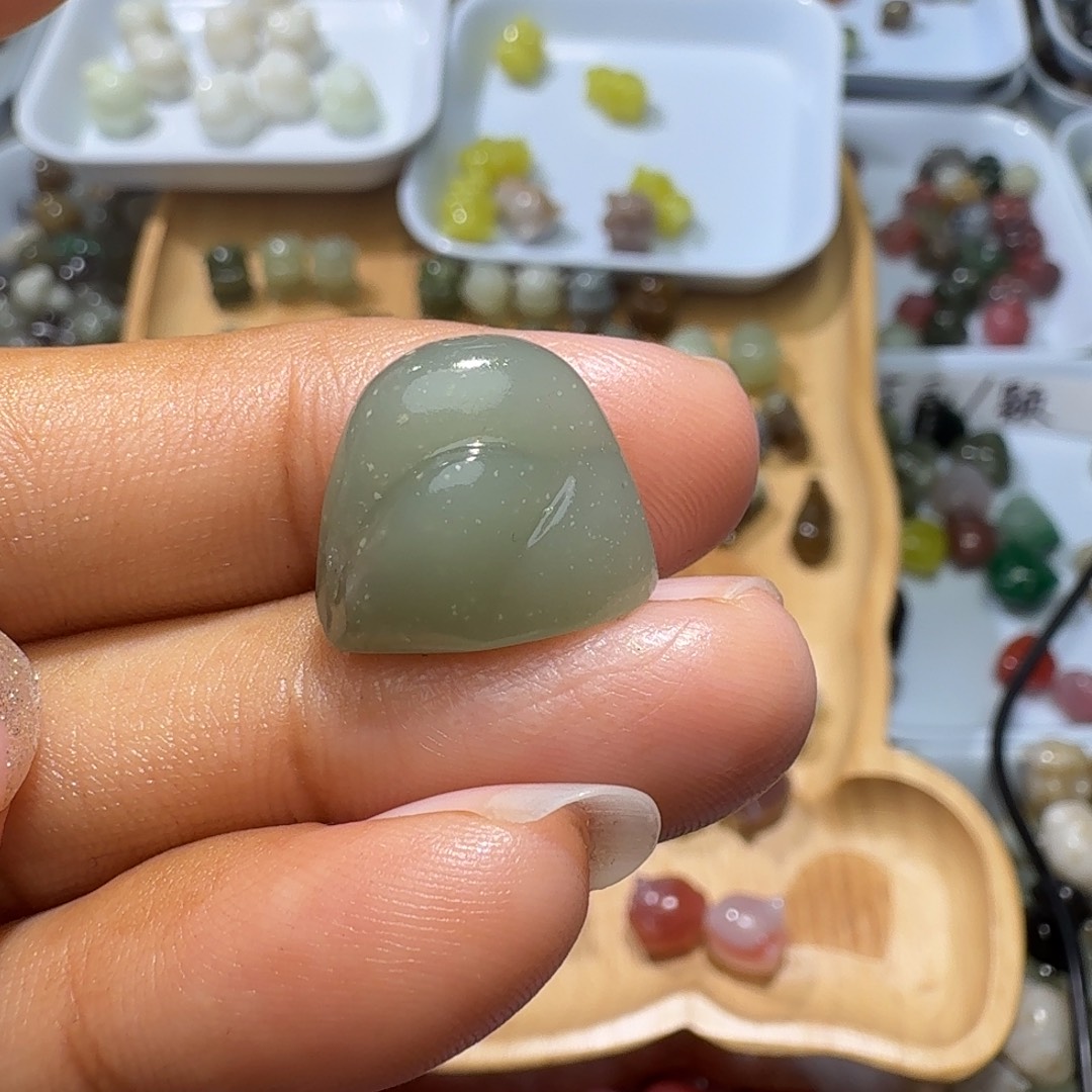 和田玉未镶嵌珠宝奇石