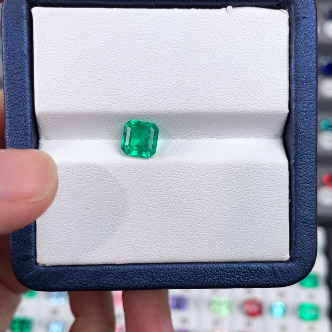 裸石合成（培育）祖母绿给****牛1.59ct