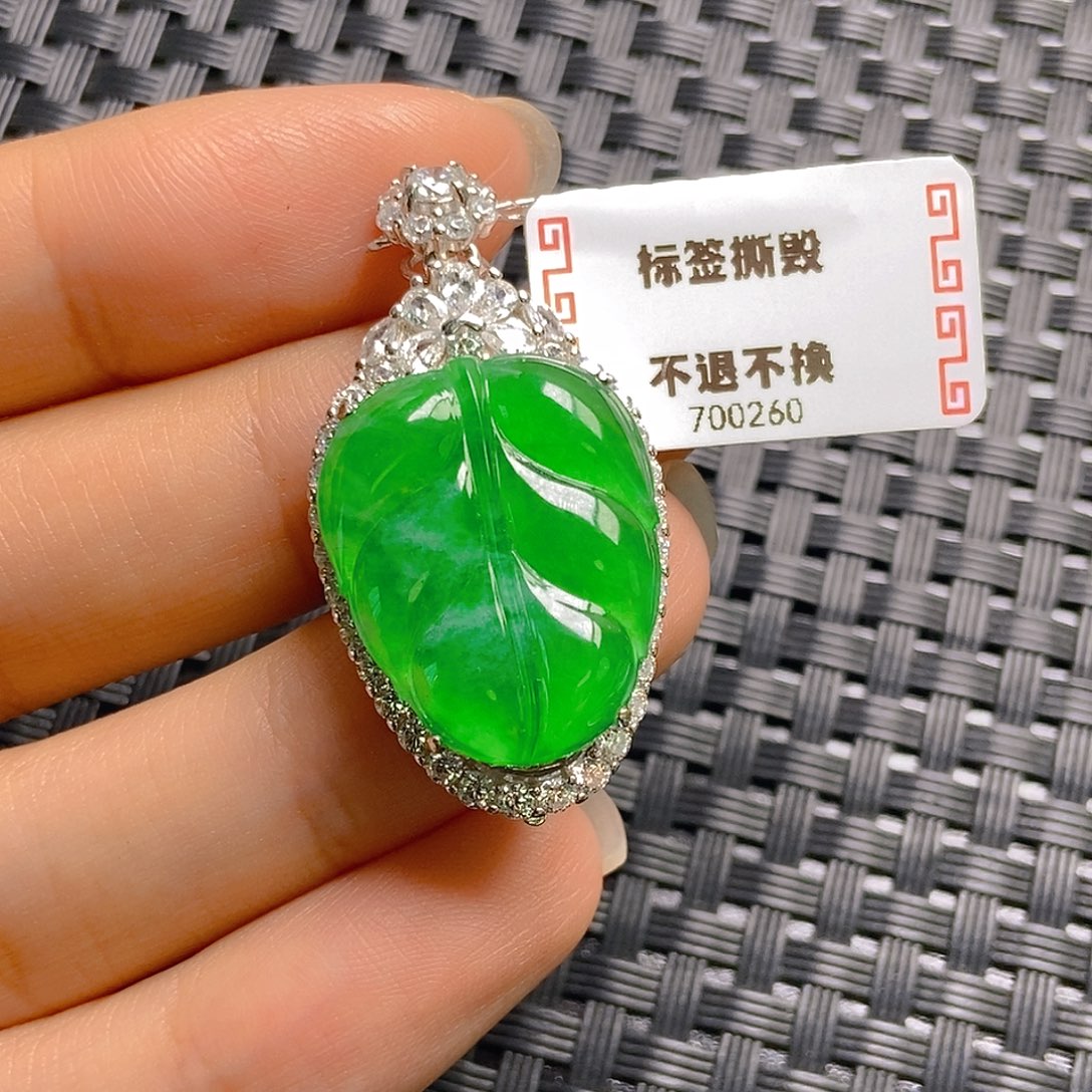 颈饰银S925镶嵌翡翠