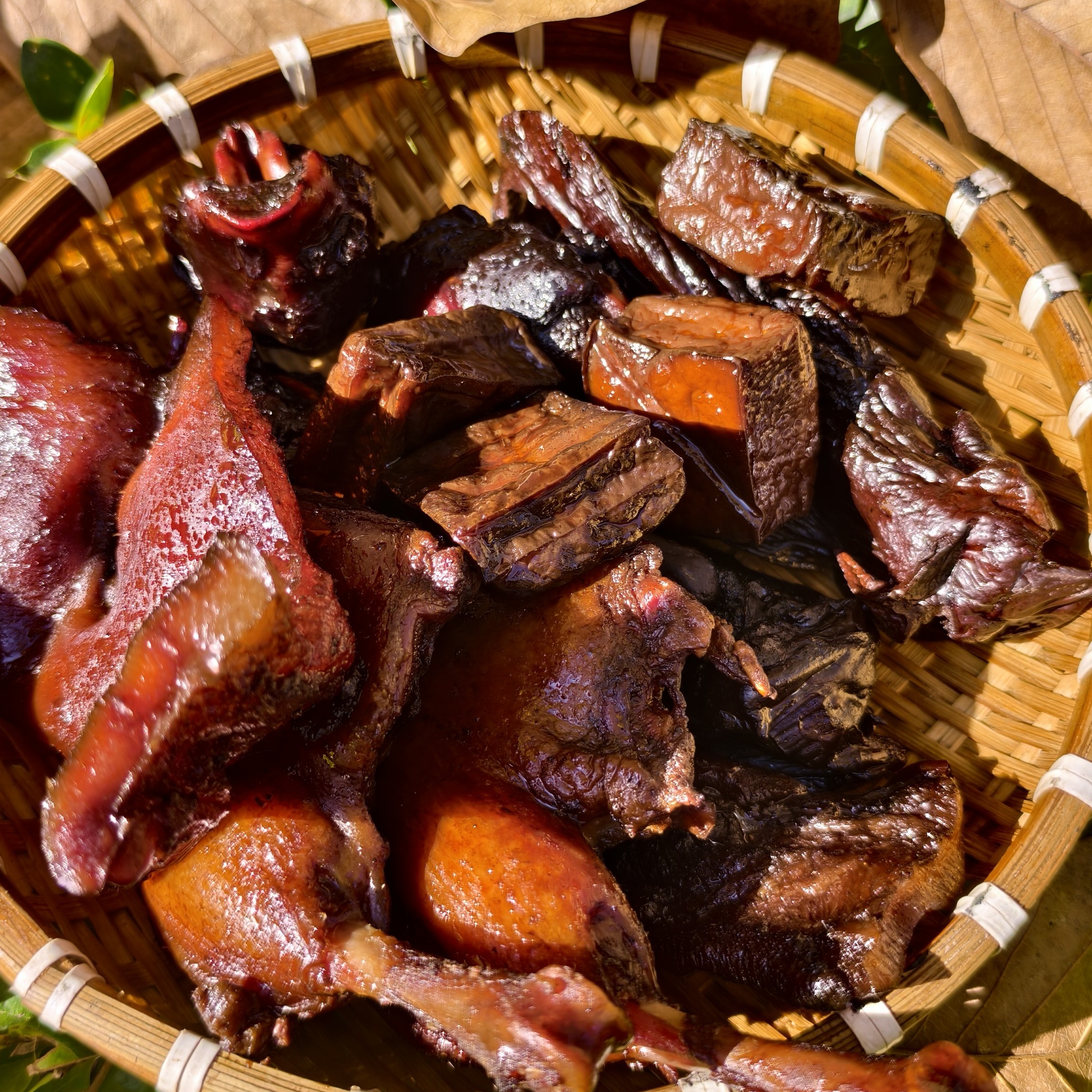 江西柴火熏制腊猪脸腊脆骨腊豆腐腊鸭腿