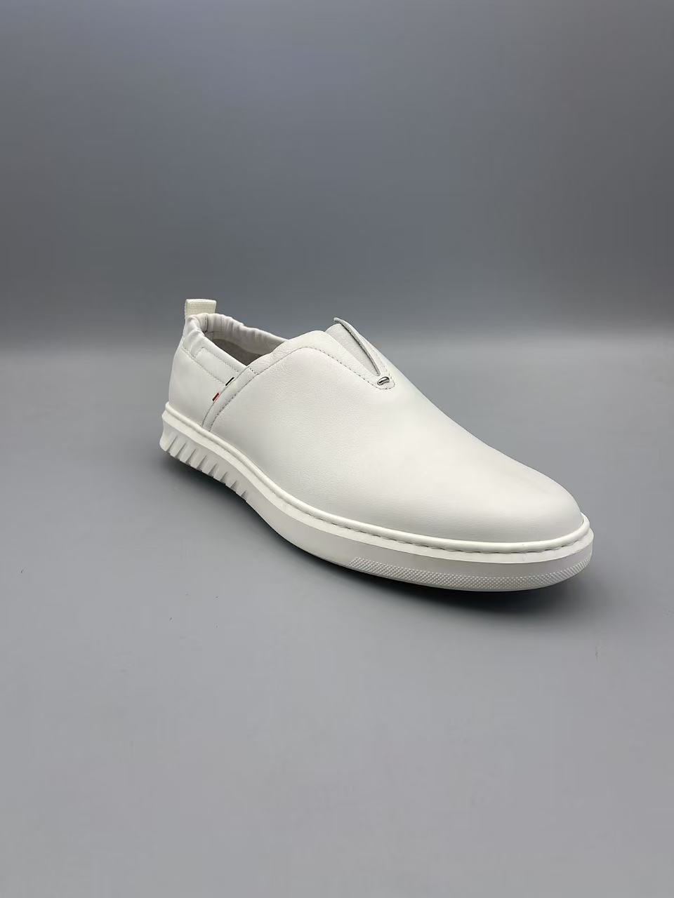  新款轻质厚底系带男士真皮鞋休闲鞋C536