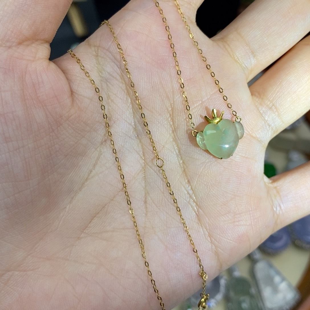 翡翠颈饰18K金镶嵌A货翡翠