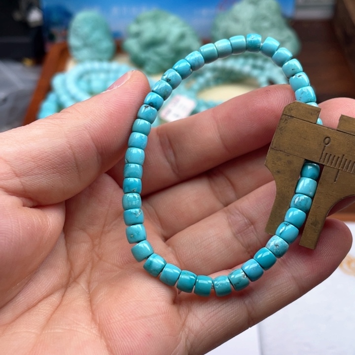 绿松石颈饰未镶嵌