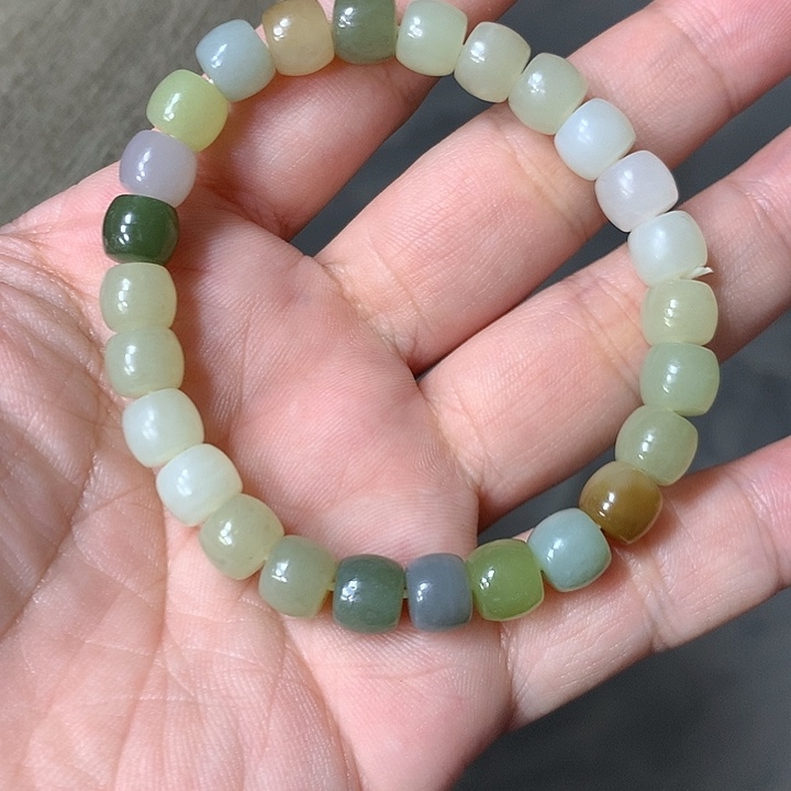 和田玉颈饰未镶嵌和田玉