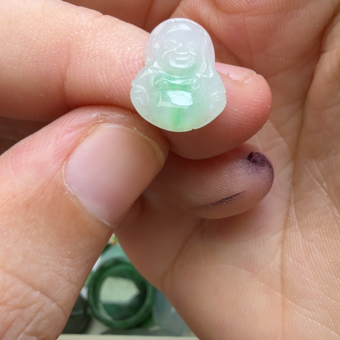 翡翠未镶嵌颈饰35