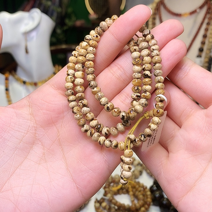 琥珀裸石未镶嵌羽*抚顺琥珀