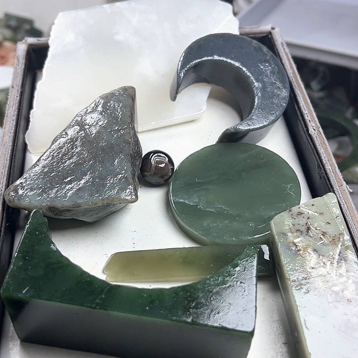 和田玉（糖玉）和田玉9K金镶嵌悦*