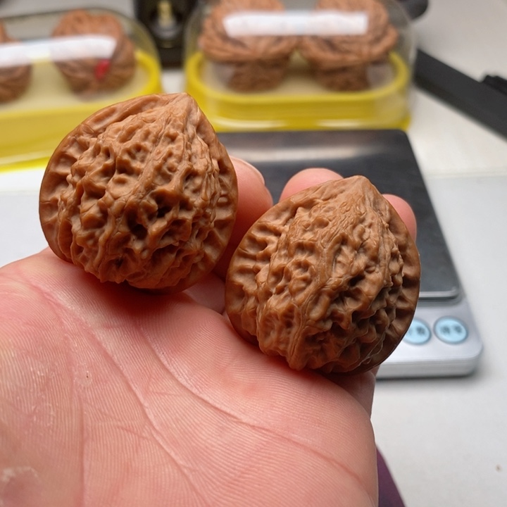 文玩核桃吊坠37全品金牛