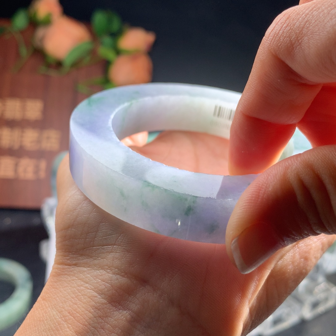 定制翡翠手镯未镶嵌肆*。