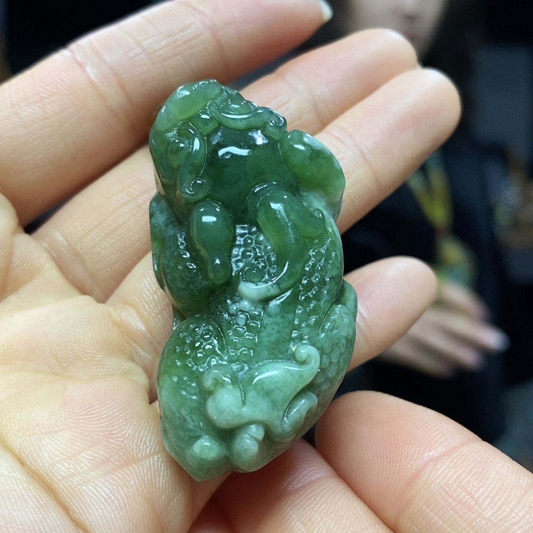 未镶嵌岫玉挂件吊坠