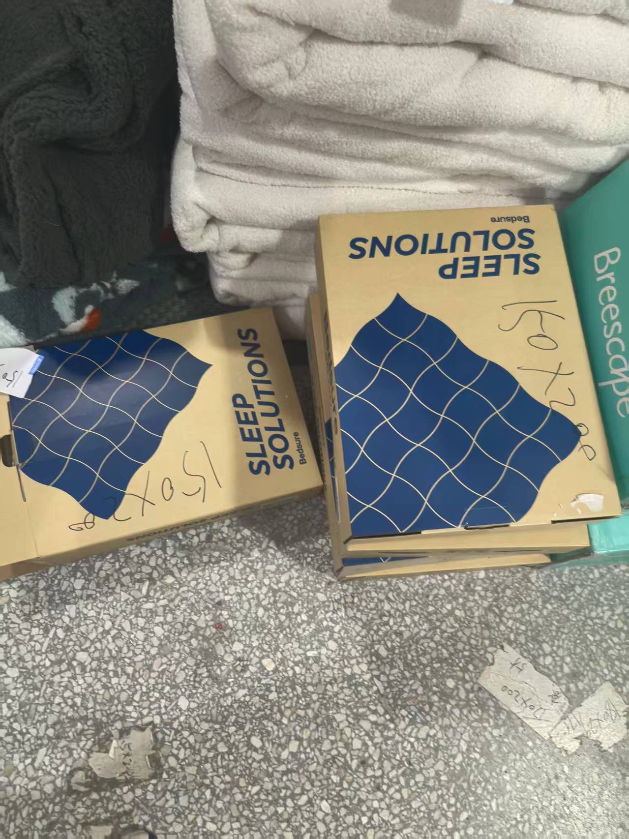 《厚广家》3楼150×200白色化纤防水夹丝绵床笠 发1张