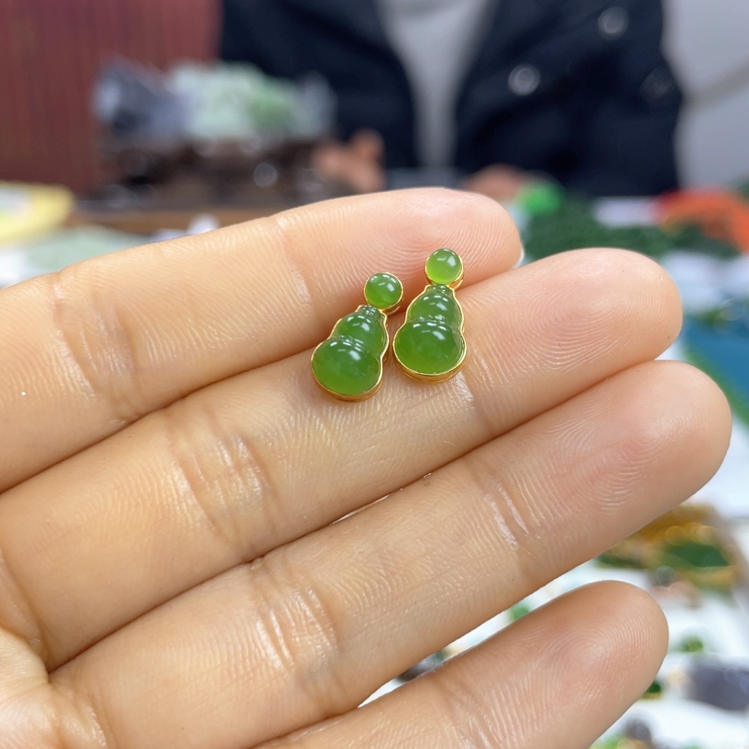 和田玉耳饰18K金镶嵌