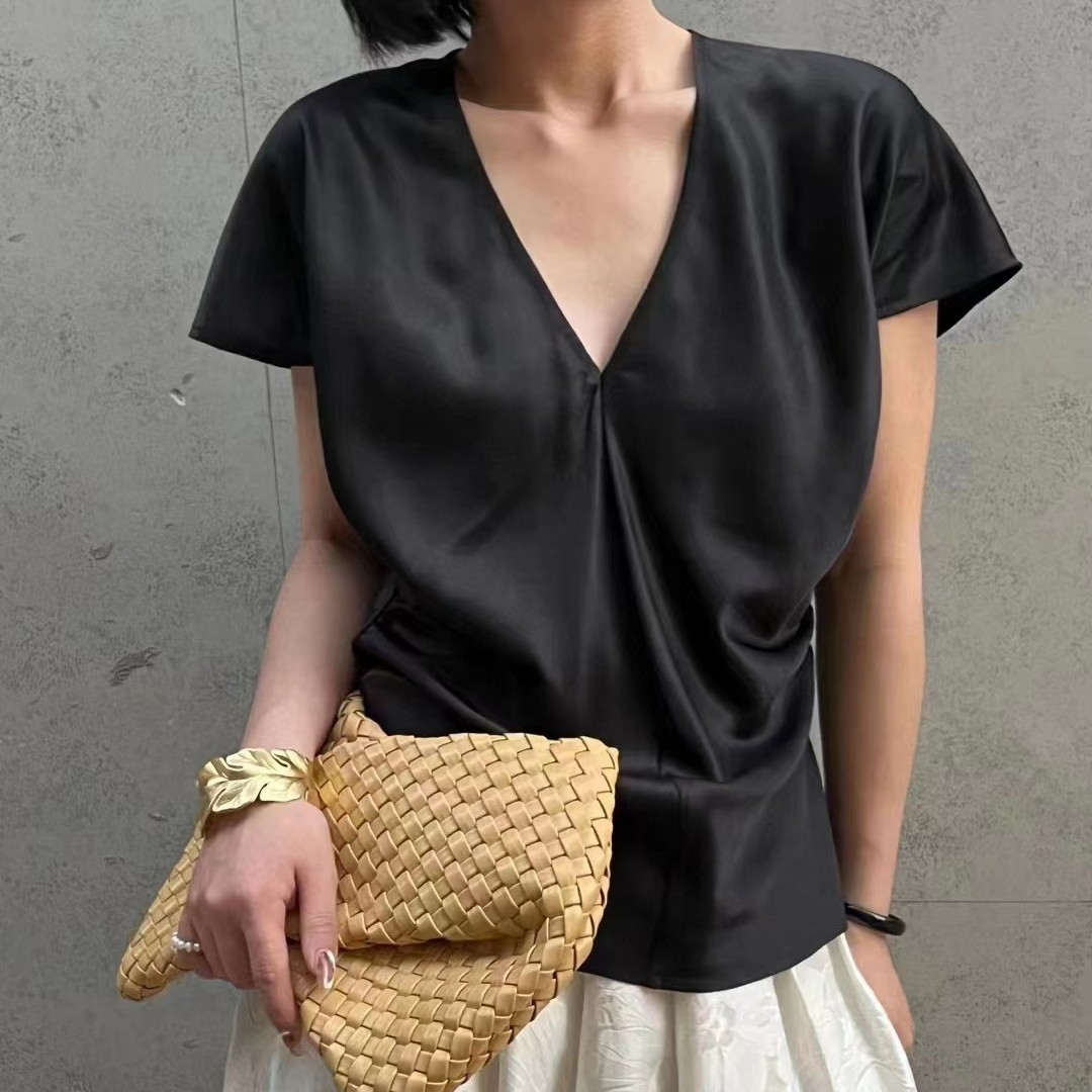 【萨拉迪恩】桑蚕丝v领时尚显瘦上衣简约休闲气质百搭