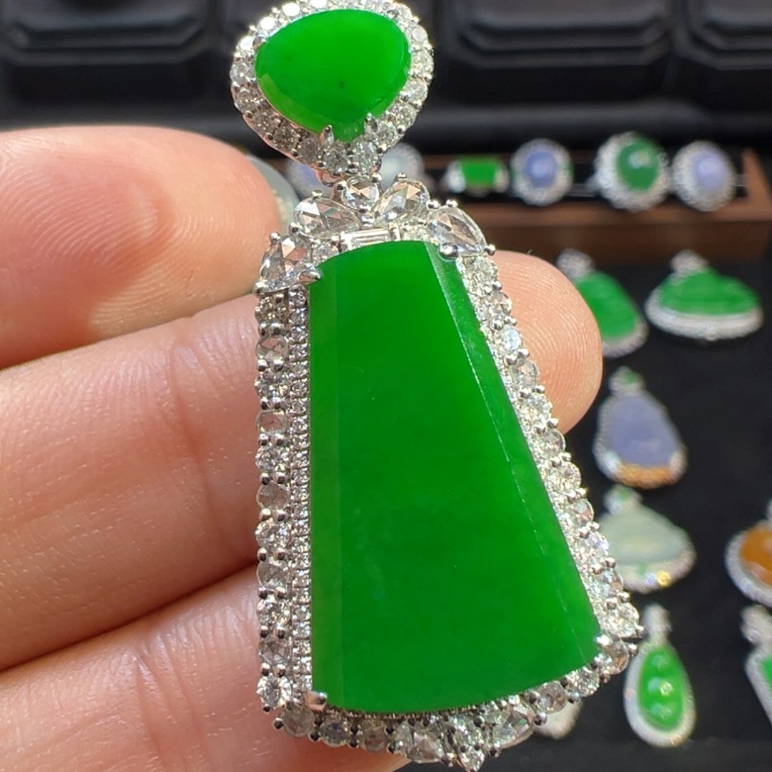 翡翠颈饰18K金镶嵌收货48小时鉴赏期