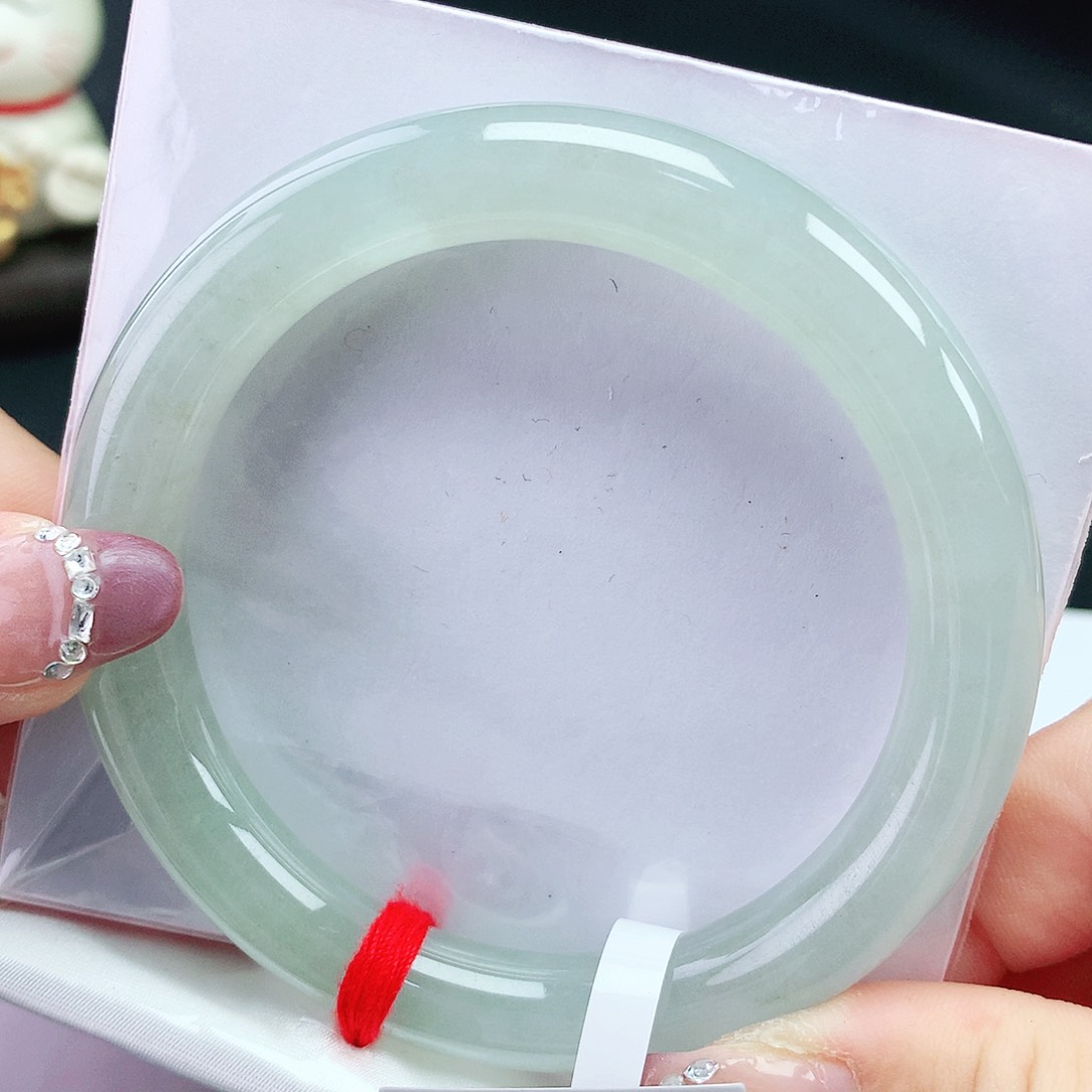 翡翠手镯未镶嵌58圈