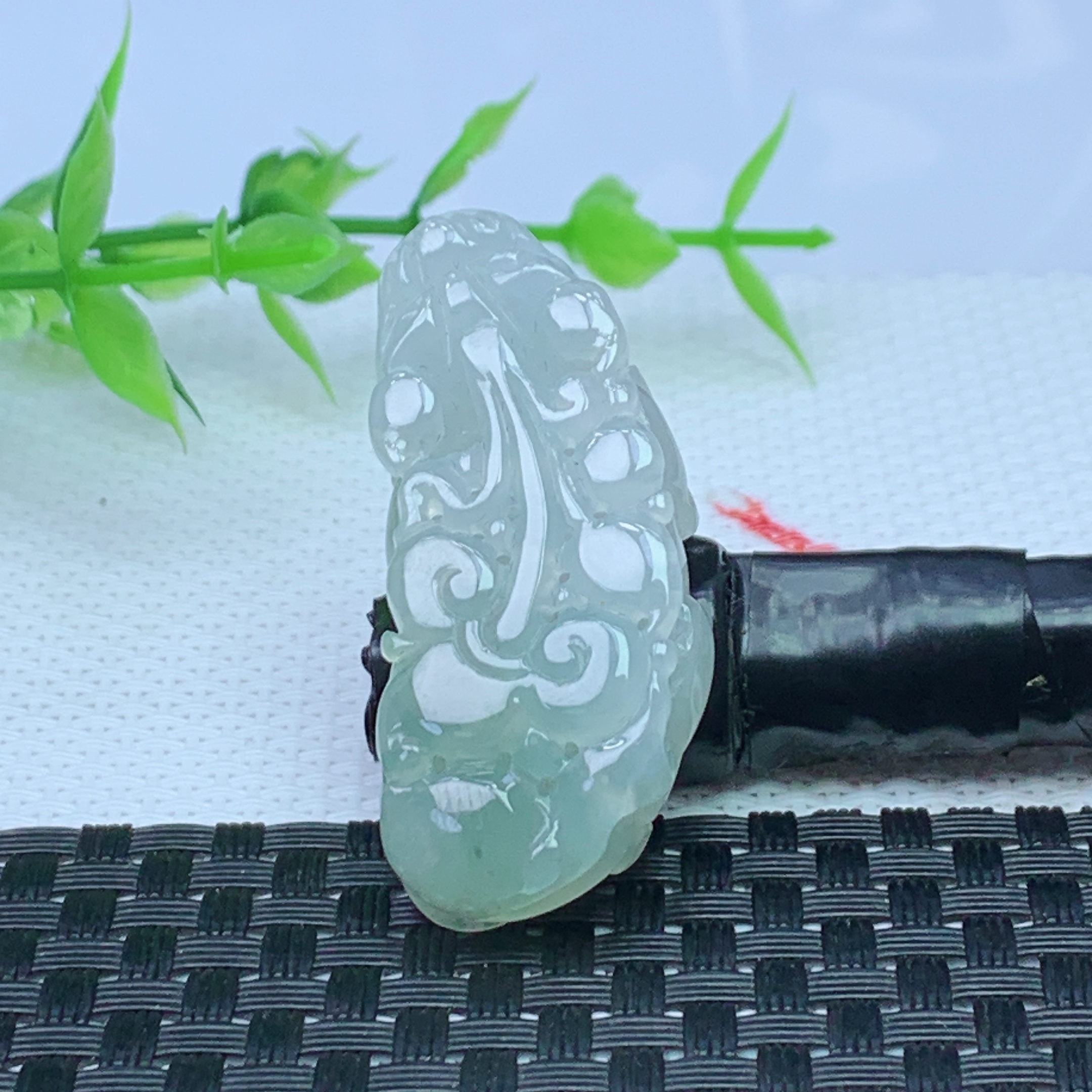 缅甸天然A货翡翠 水润貔貅吊坠 尺寸；42.8*19.3*11.7mm