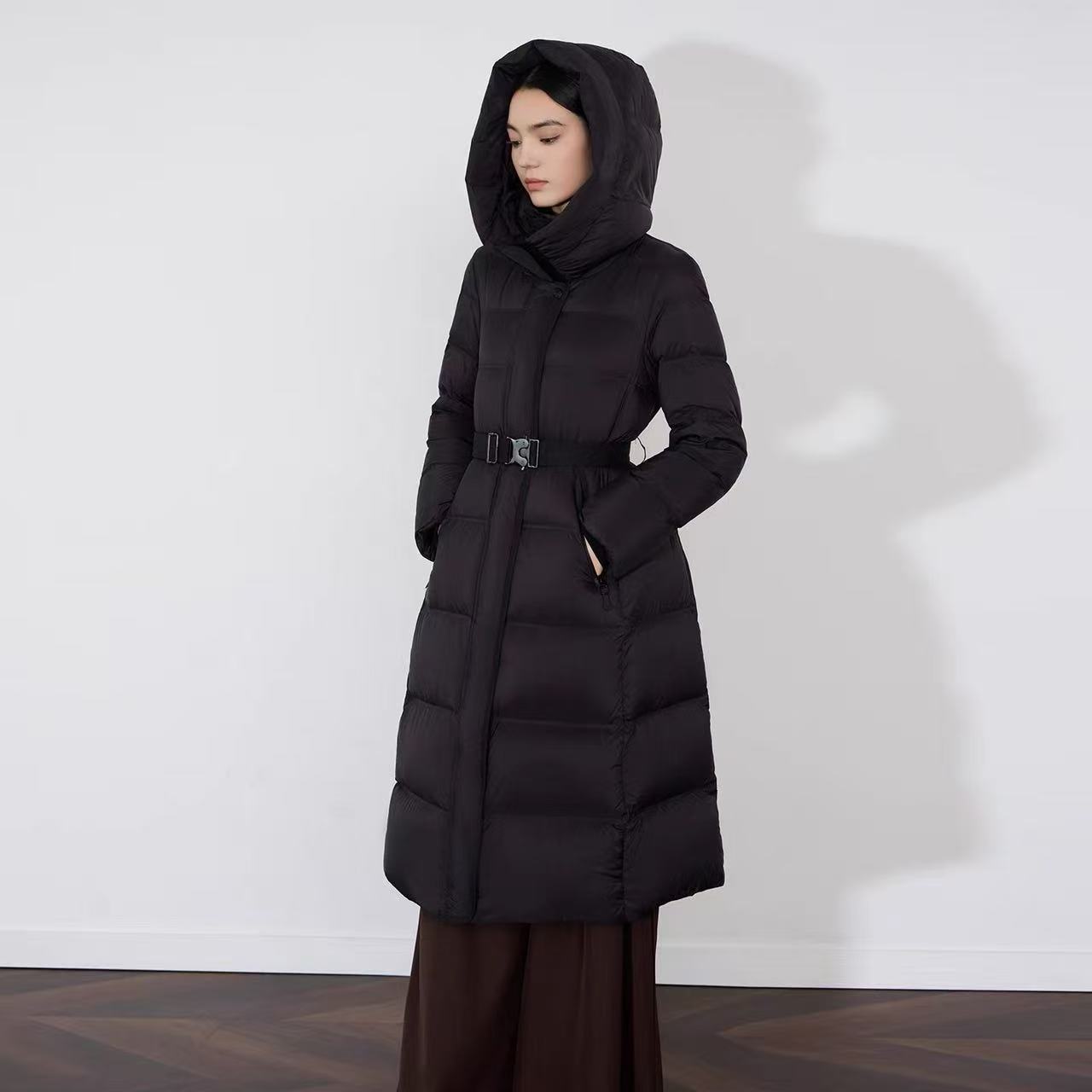 【95白鹅绒】长款连帽羽绒服女2025冬新款修身收腰白鹅绒保暖外套