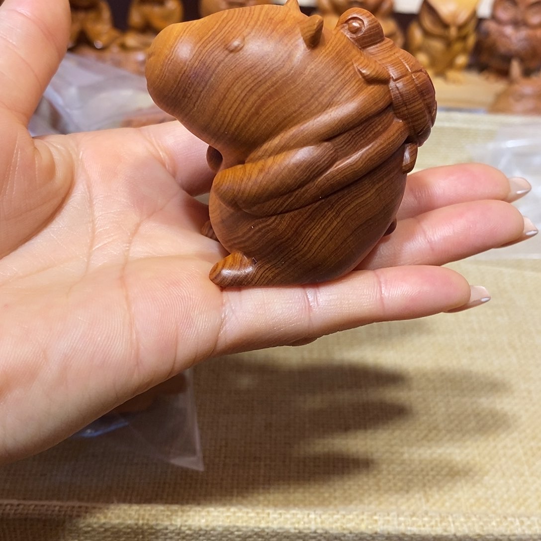 柏木（崖柏）开*崖柏手把件，卡皮巴拉