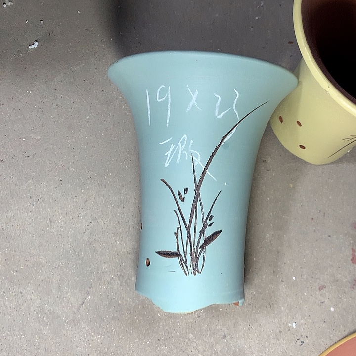 紫砂花盆紫砂的颜色很好看