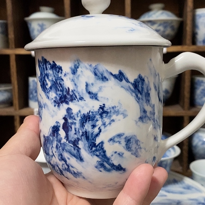 千*。釉下青花瓷器瑕品办公杯